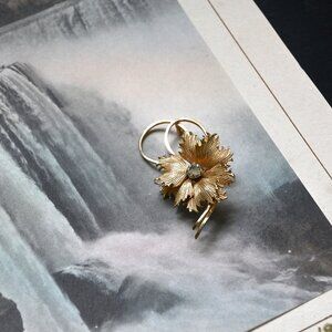 VTG Mid Century Fringed Gold Tone Flower w/ Diamond Rhinestone Brooch Pin